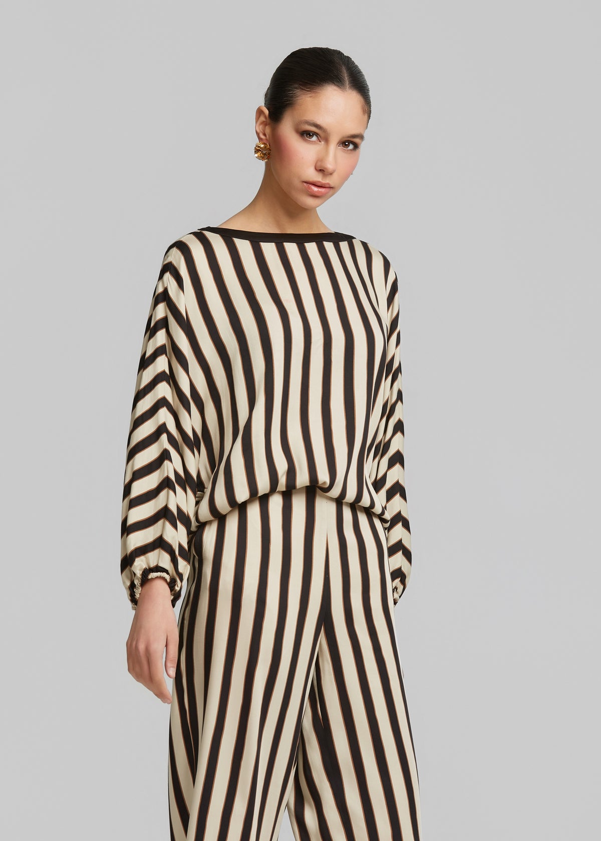 Ριγέ μπλούζα με σούρες