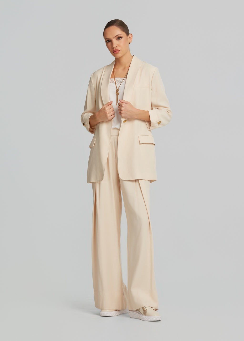 Παντελόνι με πιέτες σε ίσια γραμμή