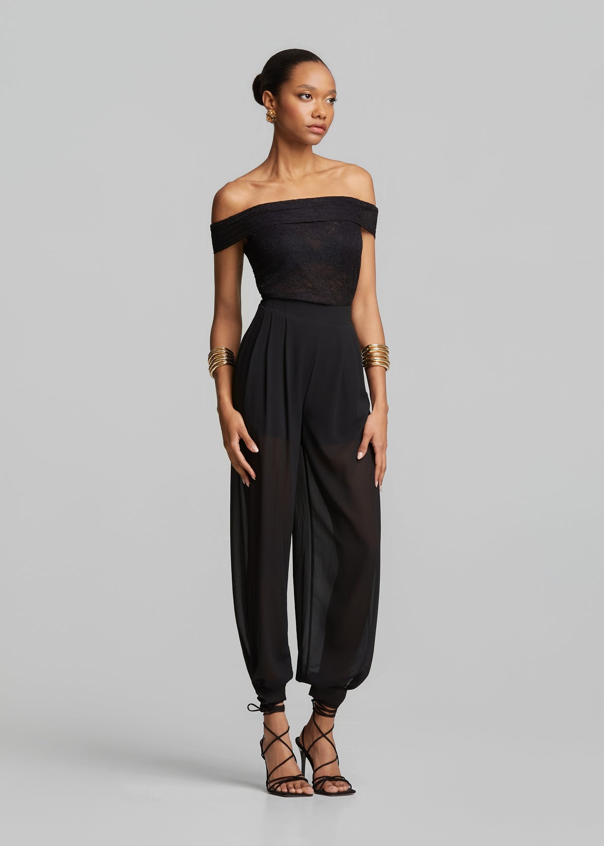 Off shoulder μπλούζα από δαντέλα