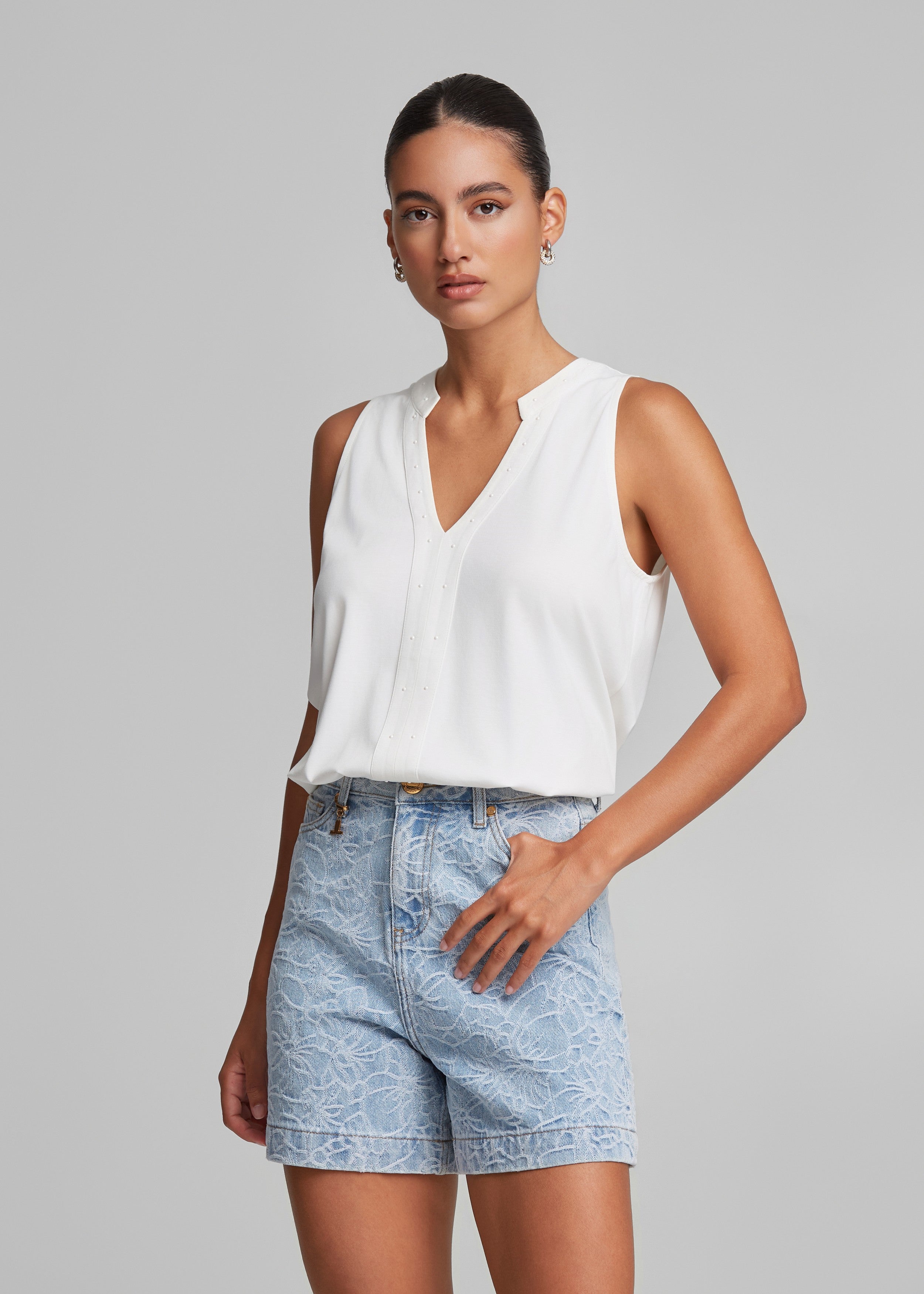 Μπλούζα με cut out και τρουκς