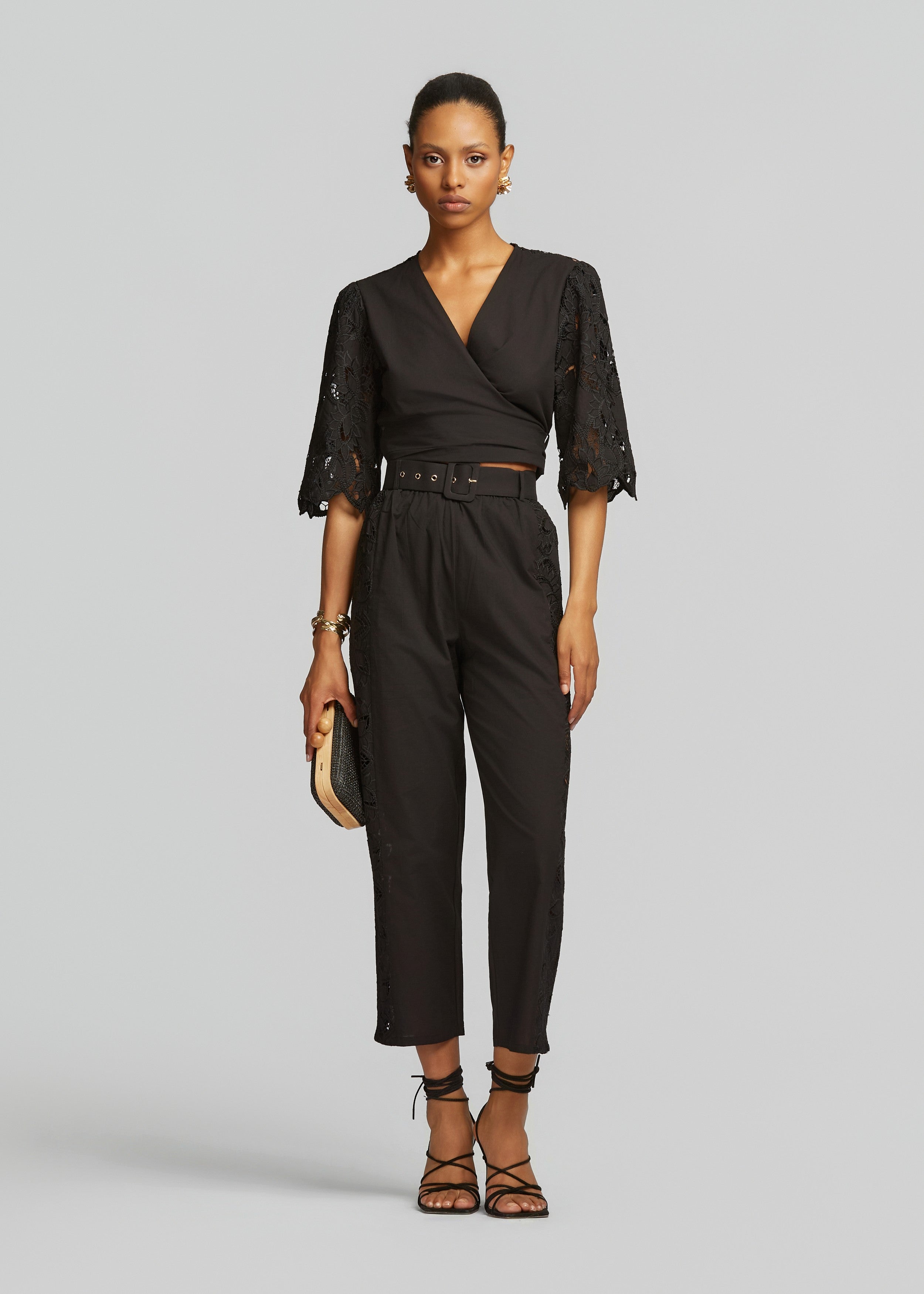 Κρουαζέ μπλούζα με δαντέλα κιπούρ